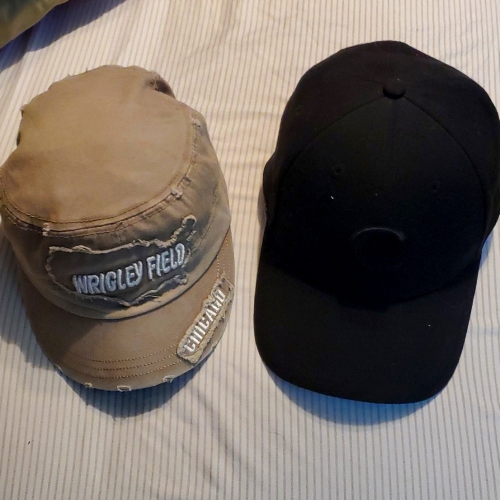 Set of 2 Caps Cubs - Wrigley Field